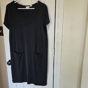 Sigrid Olsen Black Short-Sleeve Midi Shift Dress with Pockets